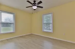 708 Winding Way St, Lake Jackson, TX 77566 - Photo 9