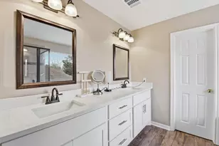 1018 S Wellsford Dr, Pearland, TX 77584 - Photo 33