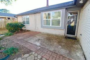 16731 Rippling Mill Dr, Sugar Land, TX 77498 - Photo 11