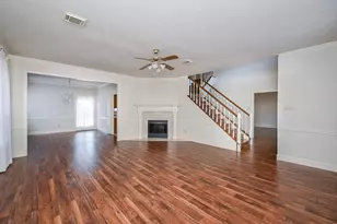 9731 New Kent Dr, Sugar Land, TX 77498 - Photo 5