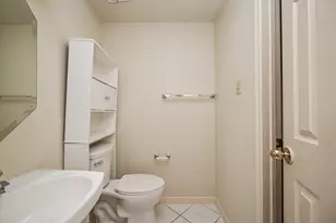 9731 New Kent Dr, Sugar Land, TX 77498 - Photo 15