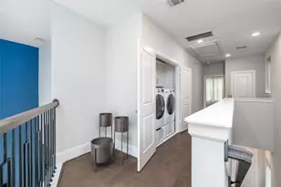 1303 Edwinstowe Trl, Houston, TX 77043 - Photo 23