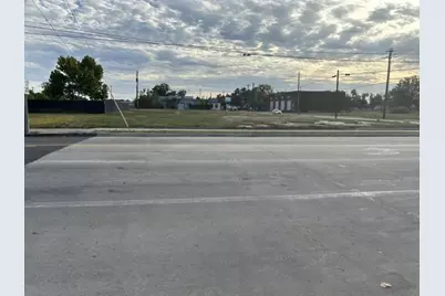 16 E Texas Avenue, Baytown, TX 77520 - Photo 1