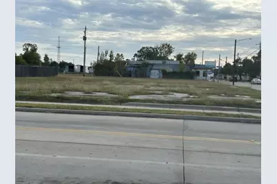 16 E Texas Avenue, Baytown, TX 77520 - Photo 3