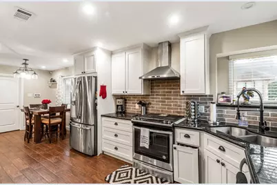 3804 September Drive, Baytown, TX 77521 - Photo 9