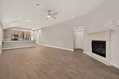 11638 Colossal Oak Drive, Houston, TX 77066 - Photo 7