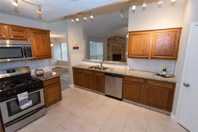 1009 Wildwood Drive, Deer Park, TX 77536 - Photo 5