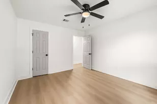 1011 Festival Dr, Houston, TX 77062 - Photo 21