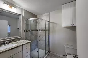 510 Gammon Dr, Houston, TX 77022 - Photo 9