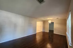 510 Gammon Dr, Houston, TX 77022 - Photo 3