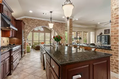 99 N Mews Wood Court, The Woodlands, TX 77381 - Photo 9