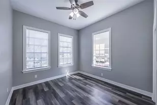 715 35th St, Galveston, TX 77550 - Photo 23