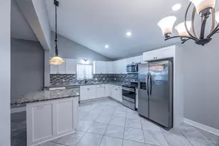 715 35th St, Galveston, TX 77550 - Photo 5