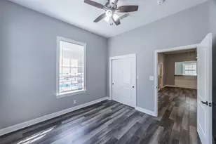 715 35th St, Galveston, TX 77550 - Photo 21