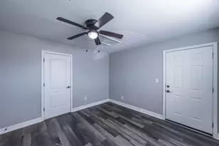 715 35th St, Galveston, TX 77550 - Photo 9