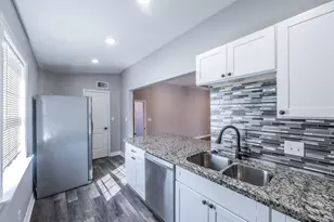 715 35th St, Galveston, TX 77550 - Photo 25