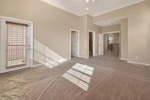 2063 W 14th 1/2 St, Houston, TX 77008 - Photo 25