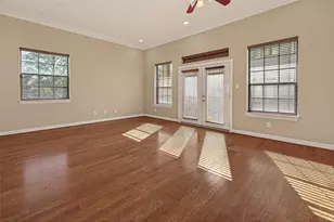 2063 W 14th 1/2 St, Houston, TX 77008 - Photo 7