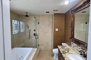 9207 Dairy View Ln, Houston, TX 77099 - Photo 17