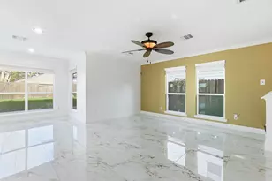 9207 Dairy View Ln, Houston, TX 77099 - Photo 7