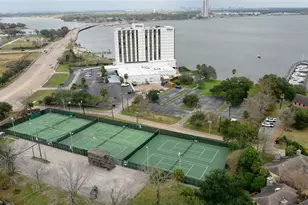 2662 Sailboat Dr, Houston, TX 77058 - Photo 25