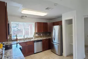 12730 Palm Desert Ln, Houston, TX 77099 - Photo 13