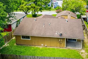 8710 Parkway Forest Dr, Houston, TX 77044 - Photo 5