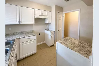 8710 Parkway Forest Drive, Houston, TX 77044 - Photo 11