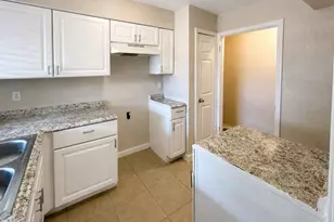 8710 Parkway Forest Dr, Houston, TX 77044 - Photo 11