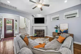 1011 W 14th St, Houston, TX 77008 - Photo 3
