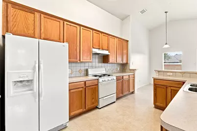 2002 Roaring Springs Drive, Pearland, TX 77584 - Photo 9