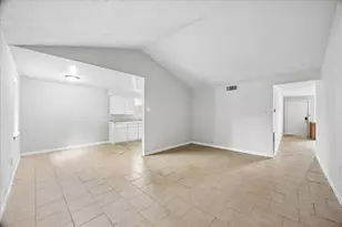 3919 Heatherbrook Dr, Houston, TX 77045 - Photo 3