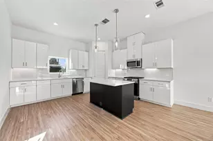 4704 Thornton Vws Rd, Houston, TX 77018 - Photo 15