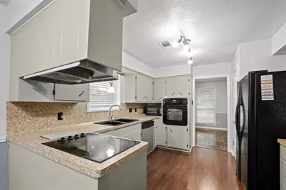 1905 Zapp Lane, Pasadena, TX 77502 - Photo 5