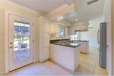 10922 Hillcroft Avenue, Houston, TX 77096 - Photo 11