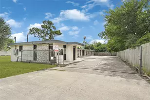 3714 Dabney St, Houston, TX 77026 - Photo 3