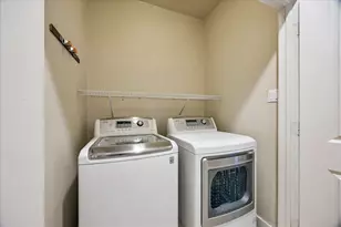 1902 Fletcher St, Houston, TX 77009 - Photo 29