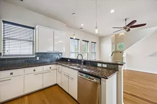 1902 Fletcher St, Houston, TX 77009 - Photo 15