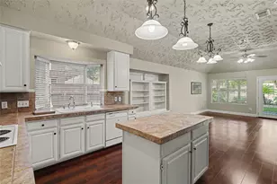 835 Maplewood Falls Ct, Houston, TX 77062 - Photo 15
