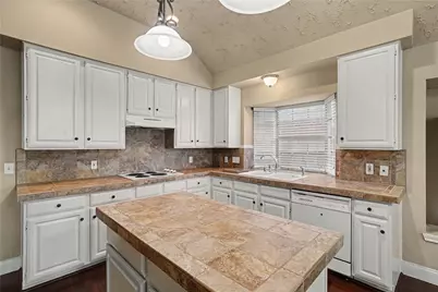 835 Maplewood Falls Court, Houston, TX 77062 - Photo 13