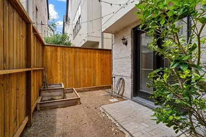 4014 University Grove Street, Houston, TX 77023 - Photo 9