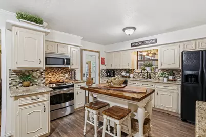 511 Chateau Woods Parkway Drive, Conroe, TX 77385 - Photo 7