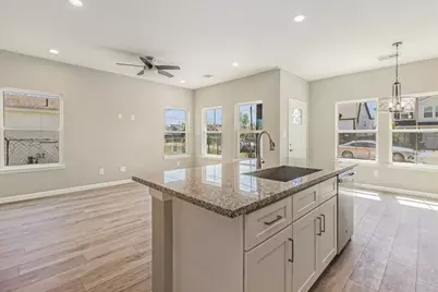 4645 Larkspur Street, Houston, TX 77051 - Photo 9