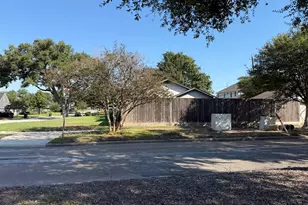 1102 Bay Oaks Rd, Houston, TX 77008 - Photo 3
