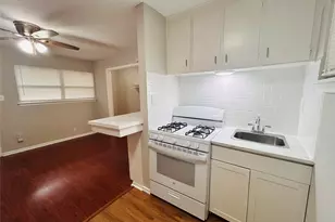 8803 Timberside Dr, Houston, TX 77025 - Photo 3
