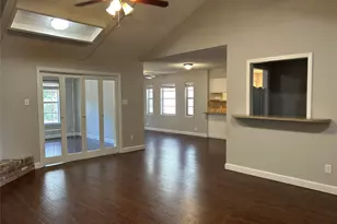 1805 King Arthur Ct, Pinehurst, TX 77630 - Photo 9