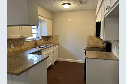 1805 King Arthur Court, Pinehurst, TX 77630 - Photo 11