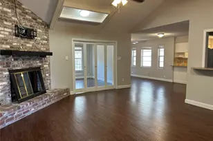 1805 King Arthur Ct, Pinehurst, TX 77630 - Photo 5