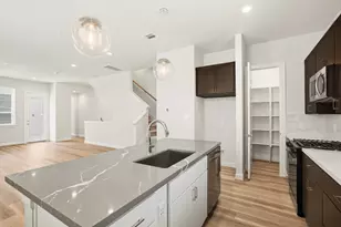 1811 Mills St, Houston, TX 77026 - Photo 1