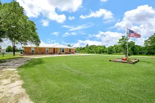 2500 County Rd 62, Rosharon, TX 77583 - Photo 3